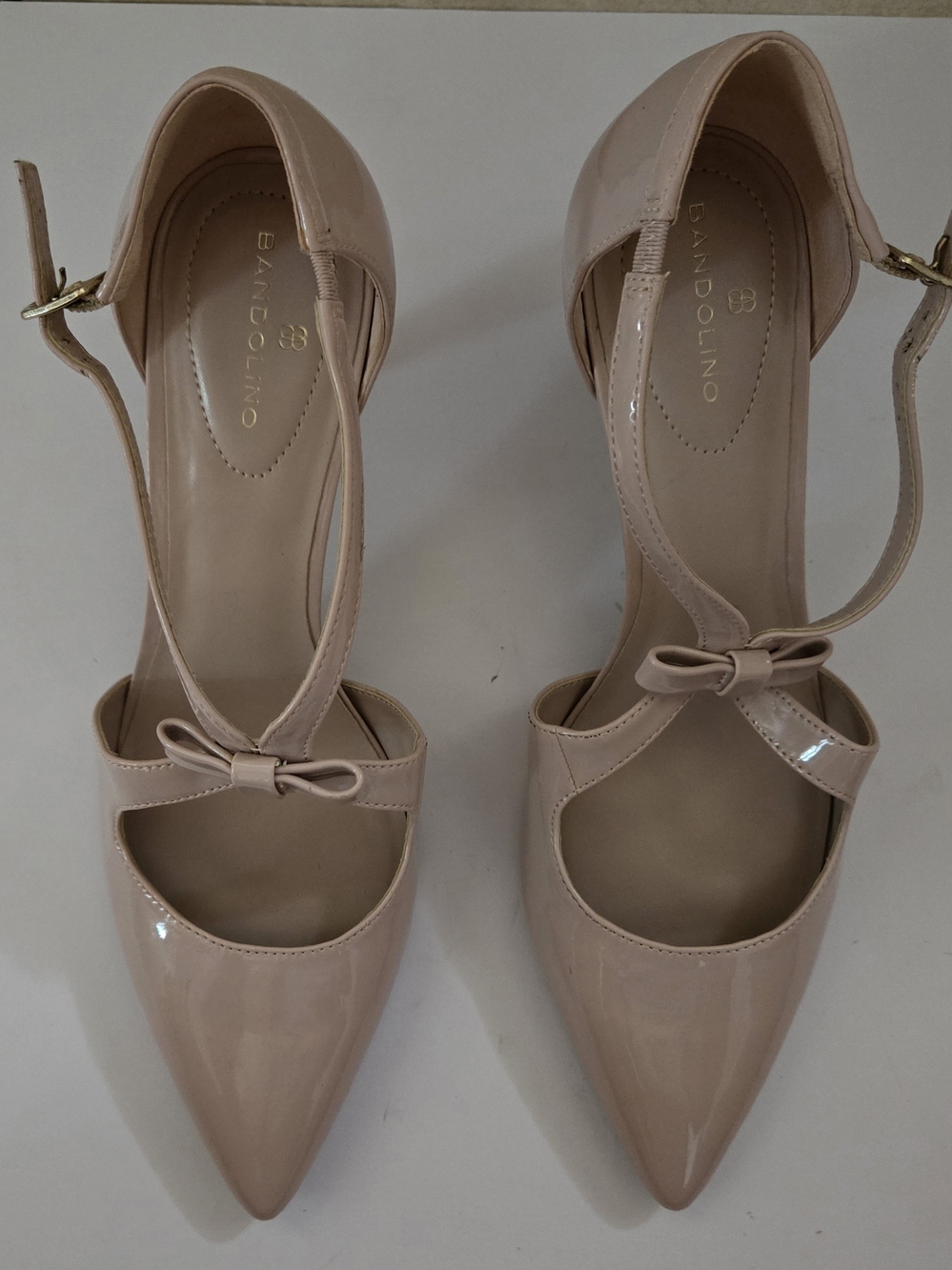 Bandolino Blush Patent Pointed-Toe Ankle-Strap Pumps with Bow Size 9M